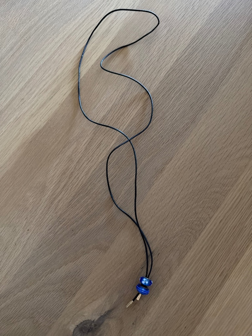 Pandora necklade with 2 charms